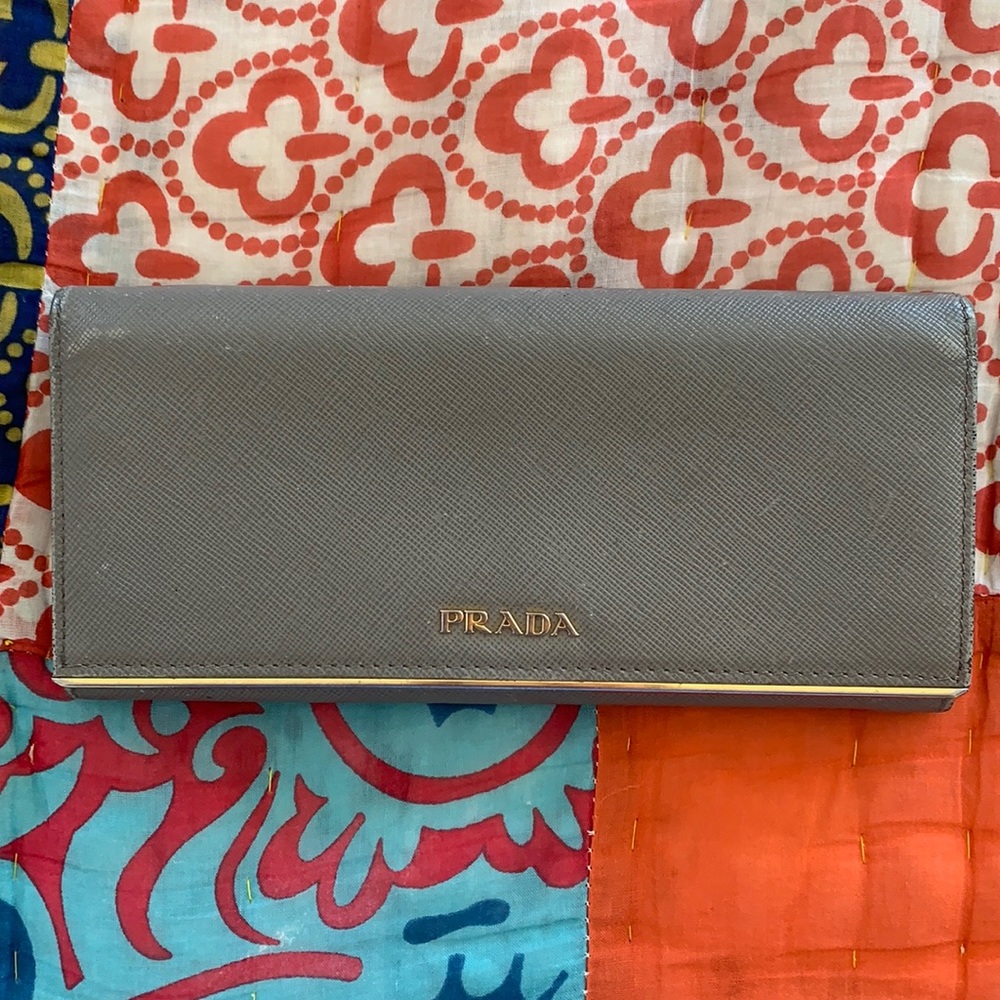 PRADA saffiano wallet